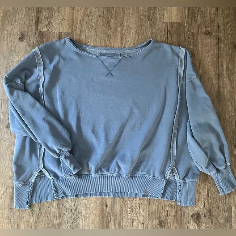 American Eagle pullover